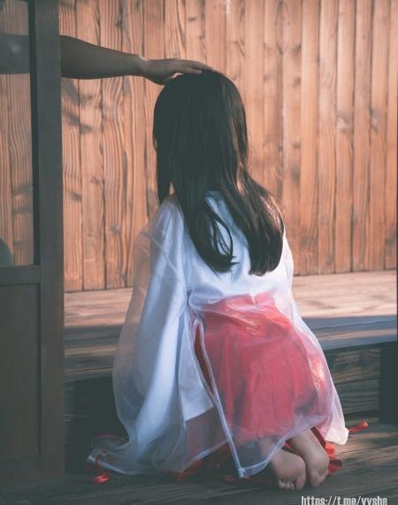 欧美明星深v礼服_高清完整版免费在线观看