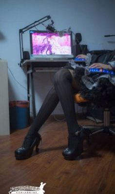 欧美蕾丝情趣秀_高清完整版观看