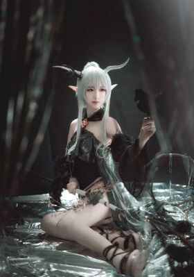 亚洲一区二区三区青草_电影无删减版